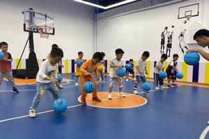 小学一二年级篮球兴趣训练